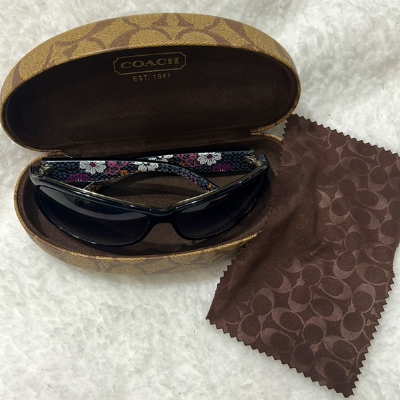 Coach Accessories - Vintage Coach Sunglasses With Dust Cloth & Case